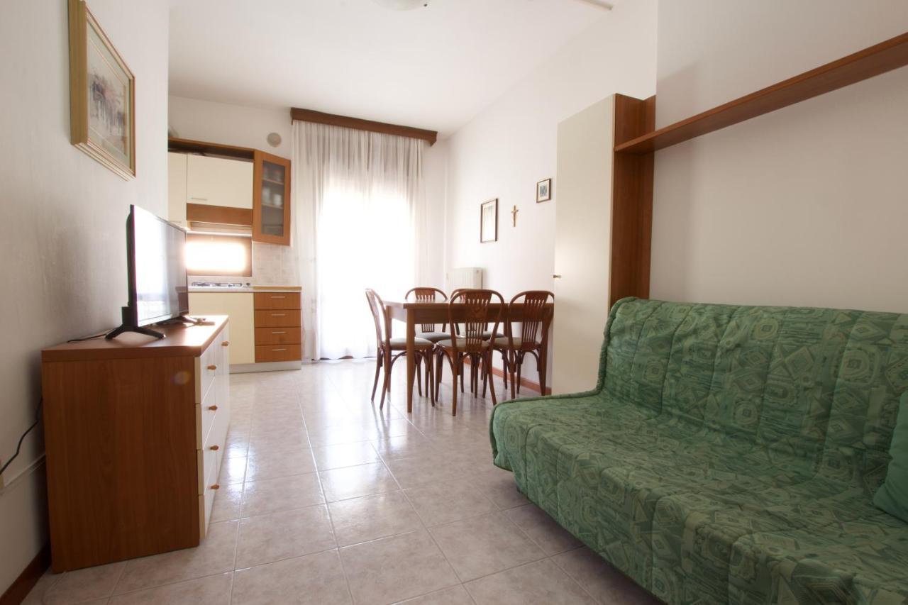 Residence Madrid Lido di Jesolo Eksteriør billede